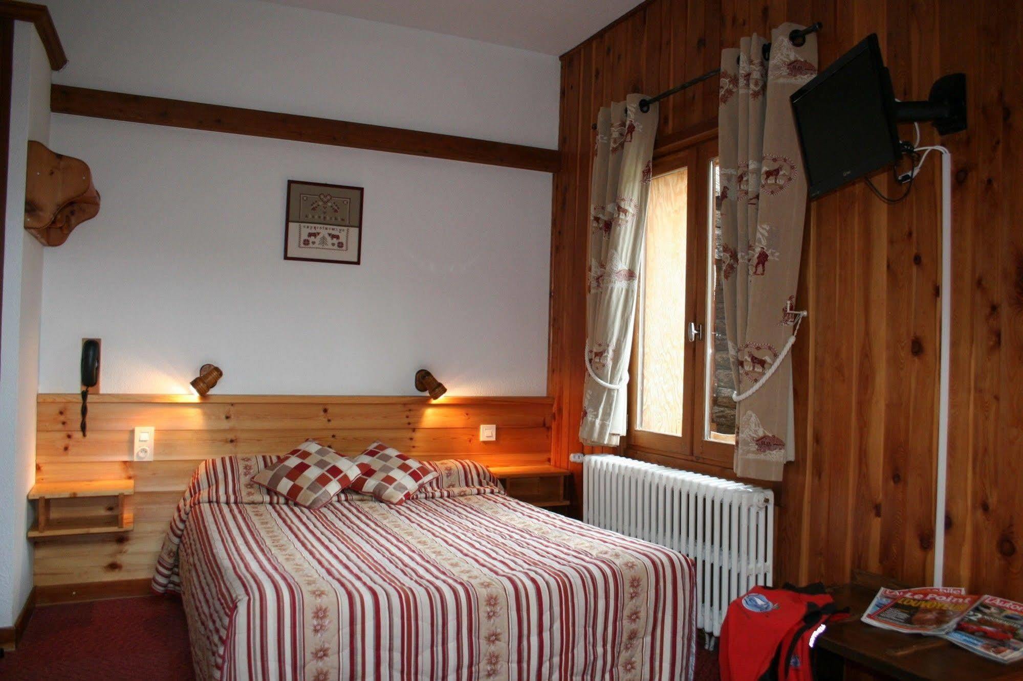 Hotel Le Chamois Logis Molines en Queyras Bagian luar foto